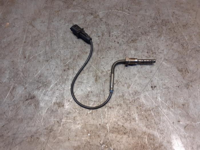 Gebruikte Uitlaat temperatuursensor Suzuki SX4 (EY/GY) 1.9 DDiS Prijs € 64,99 Margeregeling aangeboden door Yellow Parts