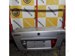 Gebruikte Kofferdeksel Suzuki Liana (ERA/ERB/RH4) 1.6 MPi 16V Prijs € 60,00 Margeregeling aangeboden door Yellow Parts
