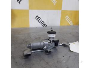 Gebruikte Motor Ruitenwisser achter Suzuki Swift (ZA/ZC/ZD) 1.2 16V Prijs € 29,99 Margeregeling aangeboden door Yellow Parts