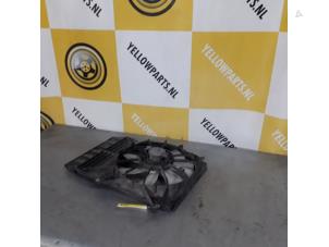 Gebruikte Fan Radiateur Suzuki Splash 1.2 VVT 16V Prijs € 44,00 Margeregeling aangeboden door Yellow Parts