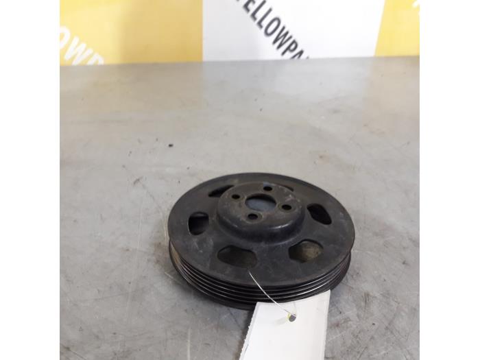 Gebruikte Poelie Waterpomp Suzuki Splash 1.2 VVT 16V Prijs € 15,00 Margeregeling aangeboden door Yellow Parts