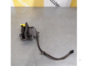 Gebruikte Remklauw (Tang) rechts-voor Suzuki Alto (GF) 1.0 12V Prijs € 30,00 Margeregeling aangeboden door Yellow Parts