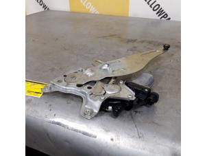 Gebruikte Raammechaniek 4Deurs links-achter Suzuki Swift (ZA/ZC/ZD1/2/3/9) 1.3 VVT 16V Prijs € 40,00 Margeregeling aangeboden door Yellow Parts