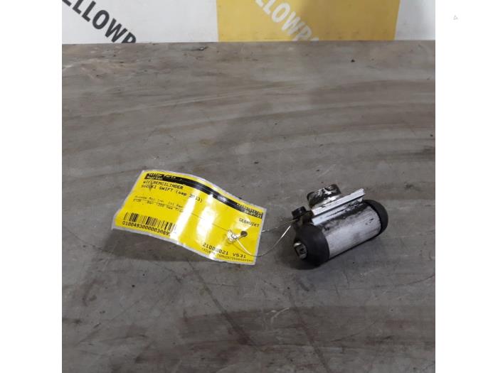 Wielremcilinder van een Suzuki Swift (ZA/ZC/ZD) 1.2 16_ 2013