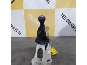 Gebruikte Versnellingspook Suzuki Alto (GF) 1.0 12V Prijs € 35,00 Margeregeling aangeboden door Yellow Parts