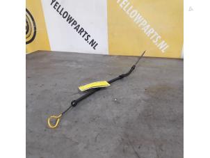 Gebruikte Olie Peilstok Suzuki Jimny Softtop 1.3i 16V 4x4 Prijs € 14,99 Margeregeling aangeboden door Yellow Parts