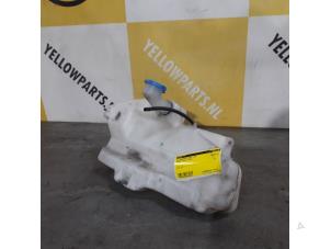 Gebruikte Ruitensproeiertank voor Suzuki New Ignis (MH) 1.3 16V Prijs € 20,00 Margeregeling aangeboden door Yellow Parts