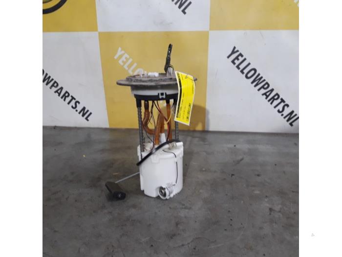 Gebruikte Benzinepomp Suzuki Grand Vitara II (JT) 2.4 16V Prijs € 69,00 Margeregeling aangeboden door Yellow Parts