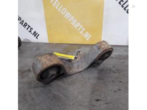 Gebruikte Cardan steun Suzuki Grand Vitara II (JT) 2.4 16V Prijs € 60,00 Margeregeling aangeboden door Yellow Parts