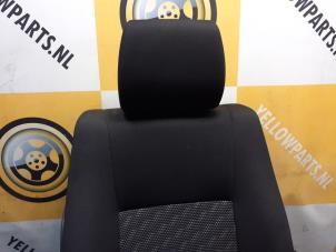 Gebruikte Voorstoel rechts Suzuki SX4 (EY/GY) 1.6 16V VVT Comfort,Exclusive Autom. Prijs € 100,00 Margeregeling aangeboden door Yellow Parts