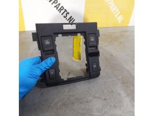 Gebruikte Dashboard deel Suzuki Grand Vitara II (JT) 2.4 16V Prijs € 25,00 Margeregeling aangeboden door Yellow Parts