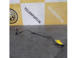 Gebruikte Sensor ABS Suzuki SX4 (EY/GY) 1.6 16V 4x2 Prijs € 35,00 Margeregeling aangeboden door Yellow Parts