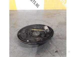 Gebruikte Ankerplaat (Rem) Suzuki Swift (ZA/ZC/ZD1/2/3/9) 1.3 VVT 16V Prijs € 24,99 Margeregeling aangeboden door Yellow Parts