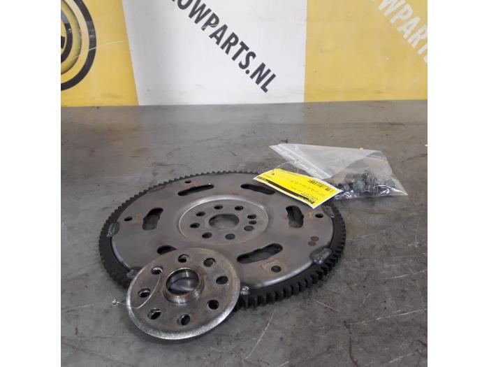 Gebruikte Starterkrans Suzuki SX4 (EY/GY) 1.6 16V 4x2 Prijs € 39,99 Margeregeling aangeboden door Yellow Parts