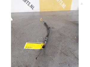 Gebruikte Olie Peilstok Suzuki Jimny Hardtop 1.3i 16V 4x4 Cabrio Prijs € 15,00 Margeregeling aangeboden door Yellow Parts