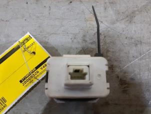 Gebruikte Keyless vehicle module Suzuki Splash 1.2 VVT 16V Prijs € 39,99 Margeregeling aangeboden door Yellow Parts