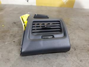 Gebruikte Luchtrooster Dashboard Suzuki Swift (ZA/ZC/ZD) 1.2 16_ Prijs € 15,00 Margeregeling aangeboden door Yellow Parts