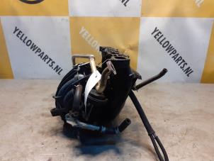 Gebruikte Spruitstuk Inlaat Suzuki Grand Vitara II (JT) 2.0 16V Prijs € 49,00 Margeregeling aangeboden door Yellow Parts