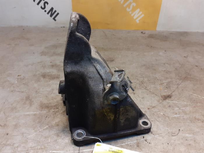 Gebruikte Motorsteun Suzuki Grand Vitara II (JT) 2.0 16V Prijs € 19,99 Margeregeling aangeboden door Yellow Parts