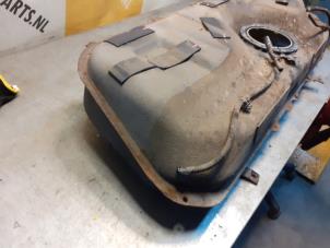 Gebruikte Tank Suzuki Swift (ZA/ZC/ZD1/2/3/9) 1.3 VVT 16V Prijs € 49,99 Margeregeling aangeboden door Yellow Parts