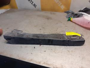 Gebruikte Frontbalk Suzuki Splash 1.2 16V Prijs € 30,00 Margeregeling aangeboden door Yellow Parts