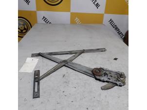 Gebruikte Ruitmechaniek 2Deurs rechts-voor Suzuki Samurai 1.3 4x4 Prijs € 35,00 Margeregeling aangeboden door Yellow Parts