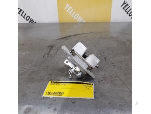 Gebruikte Achterklep Slotmechaniek Suzuki Alto (GF) 1.0 12V Prijs € 15,00 Margeregeling aangeboden door Yellow Parts