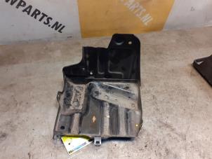 Gebruikte Accubak Suzuki Swift (ZA/ZC/ZD) 1.2 16V Prijs € 25,00 Margeregeling aangeboden door Yellow Parts