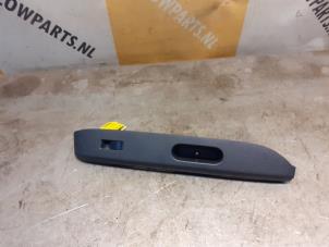 Gebruikte Ruit schakelaar elektrisch Suzuki Splash 1.0 12V Prijs € 25,00 Margeregeling aangeboden door Yellow Parts