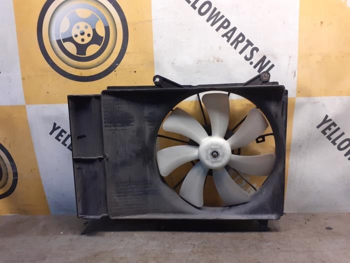 Gebruikte Fan Radiateur Suzuki Splash 1.0 12V Prijs € 44,00 Margeregeling aangeboden door Yellow Parts