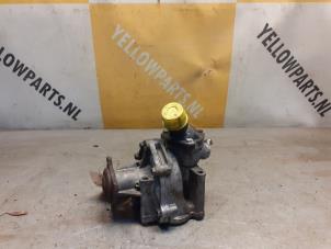 Gebruikte Waterpomp Suzuki Vitara Cabrio (ET/TA) 2.0i 16V Prijs € 80,00 Margeregeling aangeboden door Yellow Parts