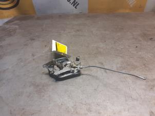 Gebruikte Slotmechaniek Achterklep Suzuki Vitara Cabrio (ET/TA) 1.6i Prijs € 35,00 Margeregeling aangeboden door Yellow Parts