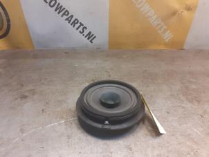 Gebruikte Speaker Suzuki Grand Vitara II (JT) 2.0 16V Prijs € 12,50 Margeregeling aangeboden door Yellow Parts