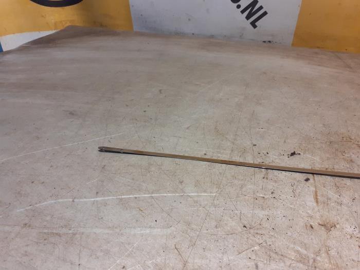 Olie Peilstok van een Suzuki Swift (ZA/ZC/ZD) 1.2 16_ 2013