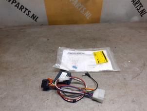 Gebruikte Radio Diversen Suzuki Grand Vitara II (JT) 2.0 16V Prijs € 25,00 Margeregeling aangeboden door Yellow Parts