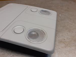 Gebruikte Opbergvak hemel Suzuki Grand Vitara II (JT) 2.0 16V Prijs € 29,99 Margeregeling aangeboden door Yellow Parts