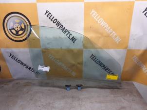 Gebruikte Portierruit 4Deurs rechts-voor Suzuki Grand Vitara II (JT) 2.0 16V Prijs € 34,99 Margeregeling aangeboden door Yellow Parts