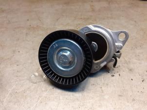 Gebruikte Spanrol Multiriem Suzuki Grand Vitara II (JT) 2.4 16V Prijs € 95,00 Margeregeling aangeboden door Yellow Parts