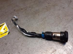 Gebruikte 12 Volt aansluiting Suzuki Splash 1.2 VVT 16V Prijs € 9,50 Margeregeling aangeboden door Yellow Parts