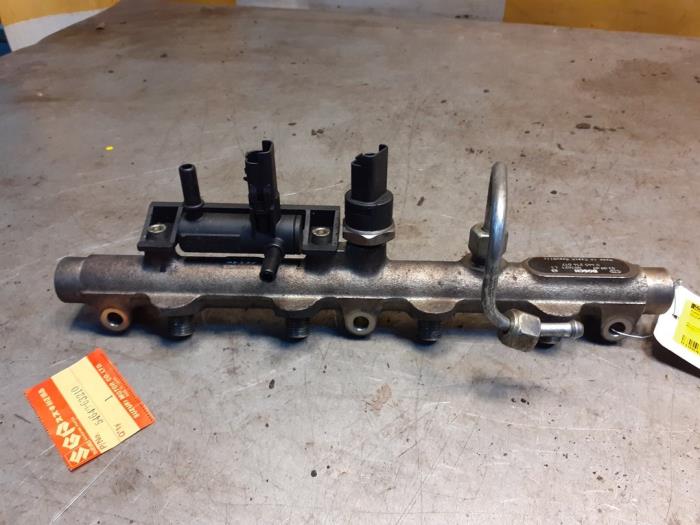 Gebruikte Injector brug Suzuki Grand Vitara I (FT/GT/HT) 2.0 TDi 16V Prijs € 30,00 Margeregeling aangeboden door Yellow Parts