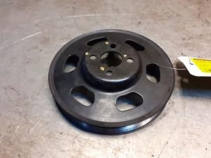 Gebruikte Poelie Waterpomp Suzuki Alto 1.0 12V Prijs € 15,00 Margeregeling aangeboden door Yellow Parts