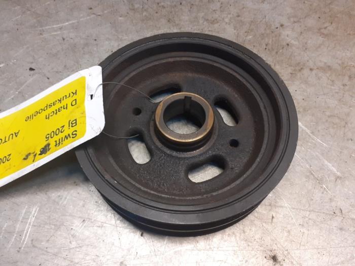 Gebruikte Krukas Poelie Suzuki Swift (ZA/ZC/ZD1/2/3/9) 1.5 VVT 16V Prijs € 50,00 Margeregeling aangeboden door Yellow Parts