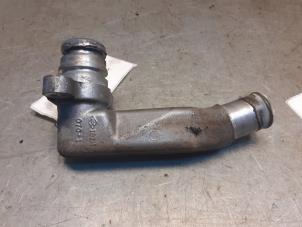 Gebruikte Waterpijp Suzuki Grand Vitara II (JT) 2.0 16V Prijs € 30,00 Margeregeling aangeboden door Yellow Parts