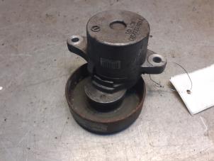 Gebruikte Spanrol Multiriem Suzuki Grand Vitara I (FT/GT/HT) 2.0 16V Prijs € 50,00 Margeregeling aangeboden door Yellow Parts