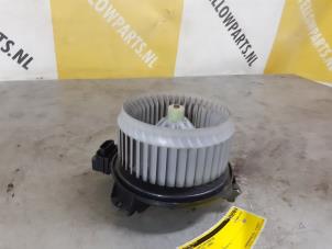 Gebruikte Chaufage Ventilatiemotor Suzuki Swift (ZA/ZC/ZD1/2/3/9) 1.3 VVT 16V Prijs € 35,00 Margeregeling aangeboden door Yellow Parts