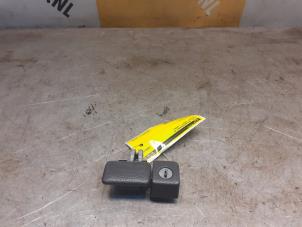 Gebruikte Dashboardkastje slot Suzuki Swift (SF310/413) 1.3 Prijs € 12,50 Margeregeling aangeboden door Yellow Parts