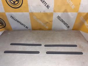 Gebruikte Sierstrip Suzuki Wagon-R+ (SR) 1.2 16V Prijs € 25,00 Margeregeling aangeboden door Yellow Parts