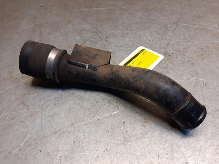 Gebruikte Intercooler Buis Suzuki Grand Vitara II (JT) 1.9 DDiS Prijs € 20,00 Margeregeling aangeboden door Yellow Parts