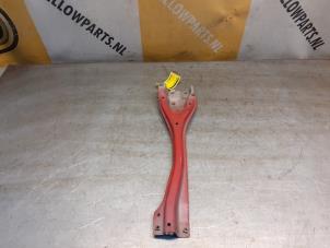 Gebruikte Frontdeel steun Suzuki Splash 1.0 12V Prijs € 25,00 Margeregeling aangeboden door Yellow Parts