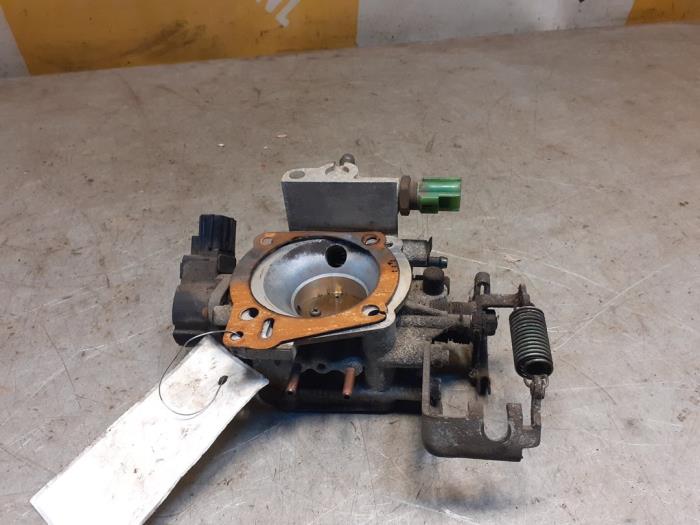 Gebruikte Gasklephuis Suzuki Swift (SF413/416) 1.3i GL,GX Prijs € 49,00 Margeregeling aangeboden door Yellow Parts
